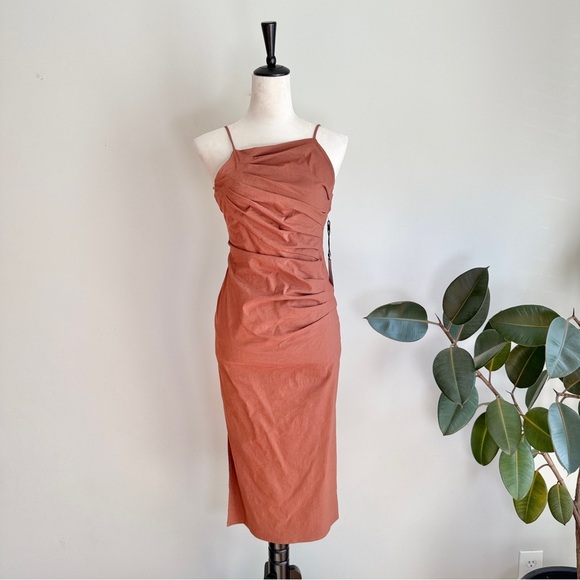 ASTR the label Armona Ruched midi Dress - Picture 6 of 12